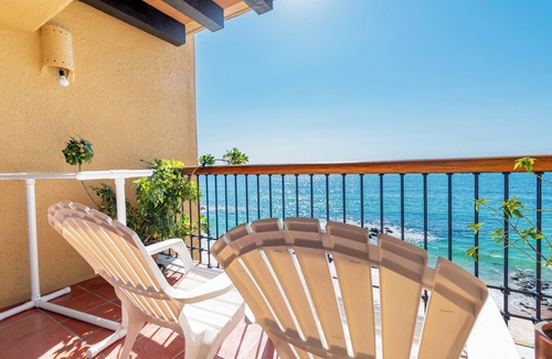 South Shore Hotel Area Condo | Casa Cielo Palmares - Beautiful beachfront 2-bedroom condo in Puerto Vallarta
