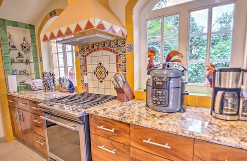 La Cruz de Huanacaxtle House | Casa Colibri - Private Beachfront Oasis