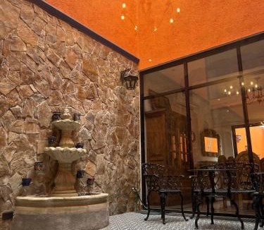 Santiago Ski Chalet | Casa Colonial en Santiago Pueblo Mágico by Adhoc