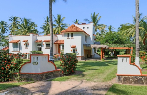Platanitos House | Casa de Colores private Villa in Playa Las Tortugus