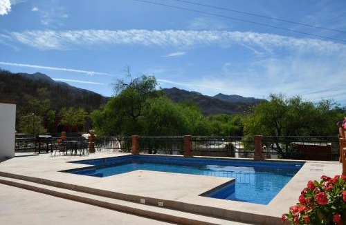 Alamos House | Casa de Cuatro Vientos