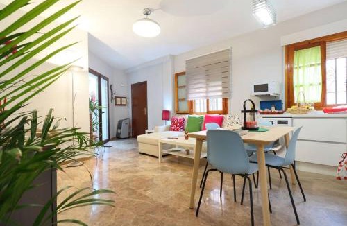 San Lorenzo Apartment | casa de los patios amurallados