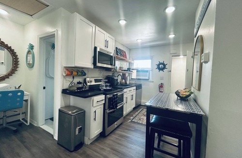 West Belmar House | Casa de Summer at Belmar Beach, NJ! Walk to beach, bars, restaurants & marina