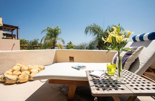 La Cruz de Huanacaxtle Condo | “Casa del Caracol Feliz” Oceanfront luxury Villa