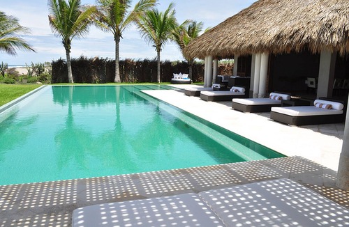 Barra de Colotepec Villa | Casa Del Mar is a luxury oceanfront villa located in Puerto Escondido