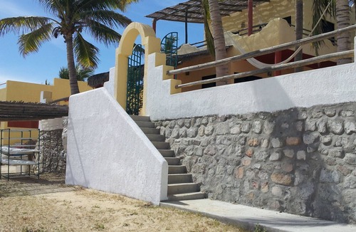 La Ventana House | Casa del Sol: Location Location! Beachfront/Walking Distance to Everything!