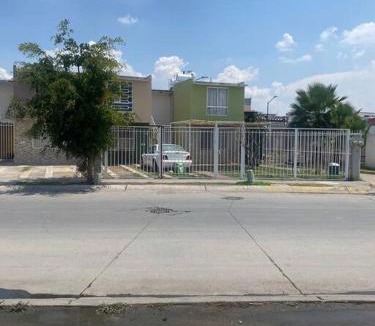 San Pedro Tlaquepaque Apartment | Casa duplex aeropuerto/arena VFG
