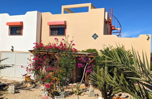 Los Frailes House | Casa El Coyote, 3bedrooms/2 baths home with private pool near Cabo Pulmo
