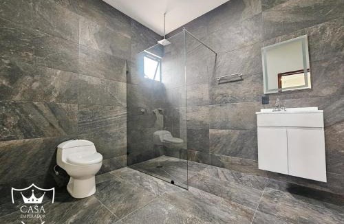 Mayto House | Casa Emperador, Mayto