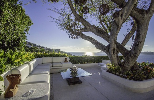 Acapulco House | Casa Estilo Mediterraneo con Alberca y Espejo de Agua en Acapulco