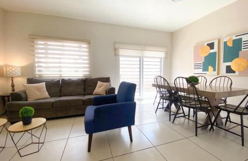 Hermosillo House | Casa Familiar con Alberca en Privada, 5 min del Aeropuerto y Consulado Americano