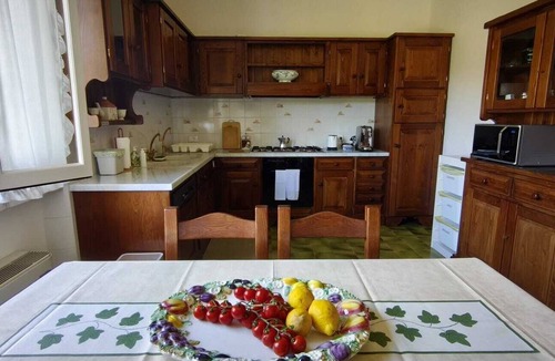 Strettoia Apartment | Casa Gabry, a spacious home (150 square meters) with a balcony, parking, and AC