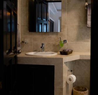 Downtown Puerto Vallarta Apartment | Casa Galeria Beach Front