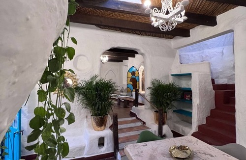 Santa Cecilia House | Casa Gaudí
