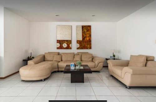 Lomas de Angelopolis House | Casa Grande, Cómoda y con Seguridad - Excelente Ubicación