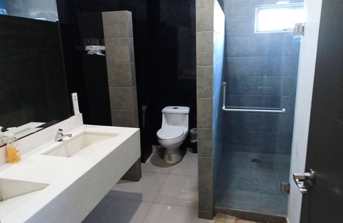 Culiacan House | Casa Grande Vacacional Alberca. Cochera Privada