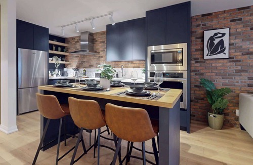 Leslieville Hotel | Casa Hotels Elegant 2BR Suite in Leslieville