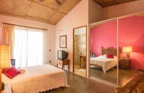 Marina Vallarta Bed & Breakfast | Casa La Columna