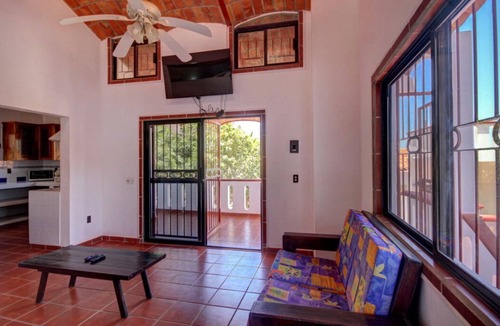 Los Ayala House | Casa las Mariposas Bungalows 4