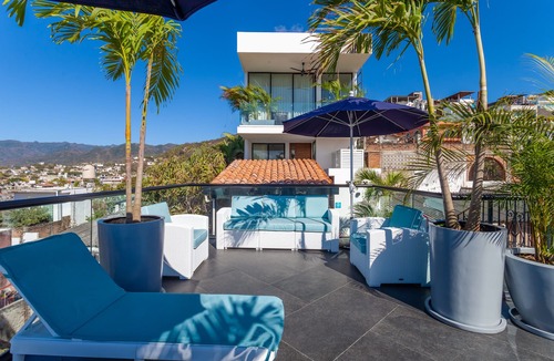 Colonia 5 de Diciembre Apartment | Casa Loro Azul PV Unit 9 NEW with Rooftop pool 1BD Studio for rent in 5 de Dicie