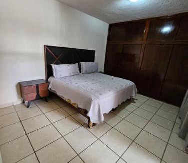 San Juan de los Lagos House | Casa los Mariachis centro