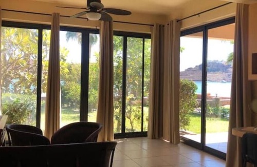 Sector Bahia House | Casa Margaritaville - A Spacious Ocean Front Property, for Friends and Family.
