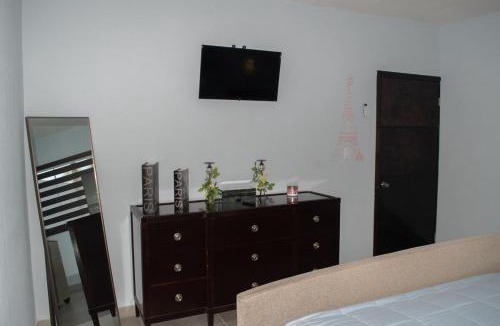 Centro House | Casa Margarita Pool, Billiards Just Steps from the Beach