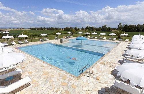 Grosseto House | Casa Marieva C: A graceful apartment surrounded by the greenery.