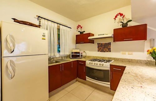 Zazil-ha Condo | Casa Meridian - One Block to the beach and 5th Av - two bed rooms - WI-FI