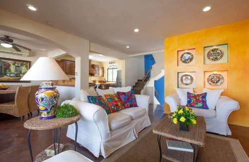 La Paz House | Casa Mexicana Summary