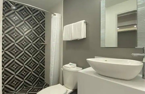 San Pedro Garza Garcia House | Casa moderna equipada como pequeño hotel habitación 3