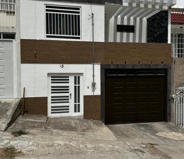 Jalostotitlan Apartment | Casa muy cómoda de 2 pisos en zona muy tranquila