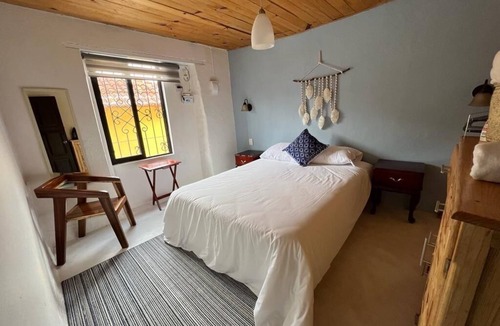 De La Merced Apartment | Casa Petra esta en el centro de San Cristobal donde caben hasta 4 personas.