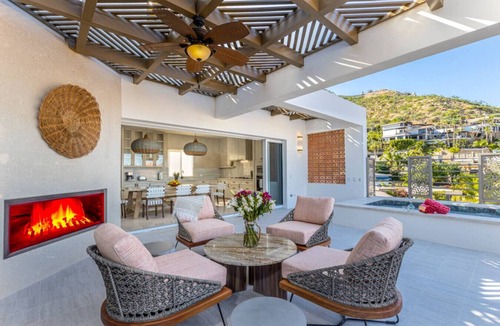 Centro Villa | Casa Natalia: Newly Built Luxurious Pedregal Home