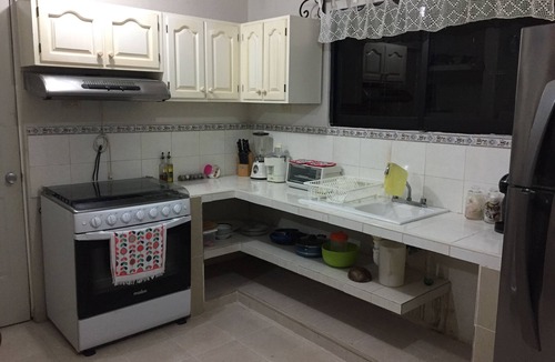 Merida House | Casa Nidia comfortable near Altabrisa wifi a/c dish