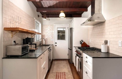 Laguna House | Casa Nopal 1 BD Cottage in Santa Barbara