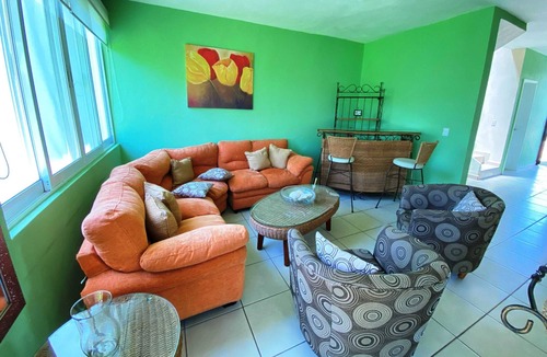 Valle Dorado House | Casa para 6 con Alberca Compartida LVA41