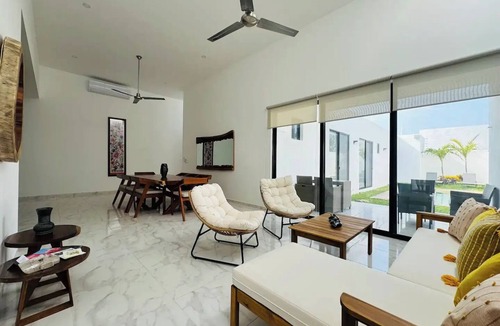 Merida Municipality House | Casa Parota, Bright, Spacious, Pool and Garage