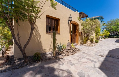 Loreto House | Casa Patricia by Casago