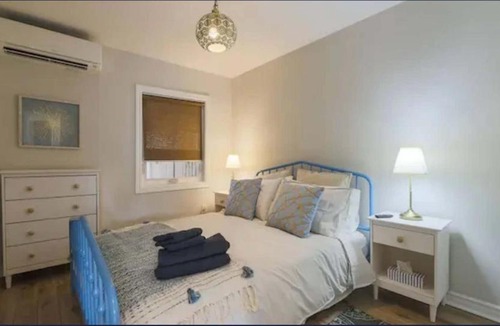 Leslieville Hotel | Casa Queen East - Modern 2BR Suite in Leslieville