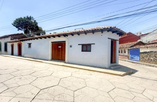 De Mexicanos House | Casa Real de Mexicanos