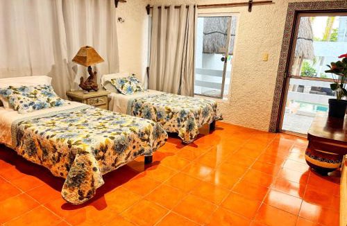 Chuburna Puerto House | Casa Saltwater Cowboy En La Playa - Beachfront Property