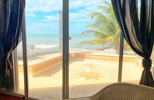 Chuburna Puerto House | Casa Saltwater Cowboy En La Playa - Beachfront Property