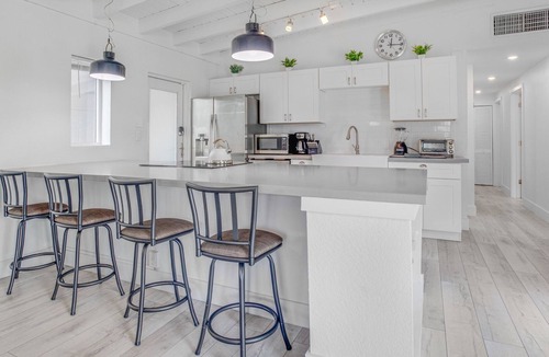 Sunset House | Casa Sunshine - Minutes to beaches, FLL airport, & Hard Rock
