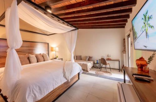 Downtown Puerto Vallarta House | Casa Victoria Malecón - Adults Only