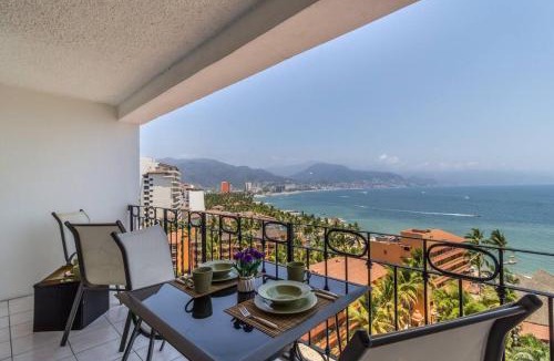 South Hotel Zone Apartment | Casa Vista Hermosa - Beautiful Beach front condo