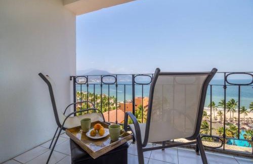 South Hotel Zone Apartment | Casa Vista Hermosa - Beautiful Beach front condo