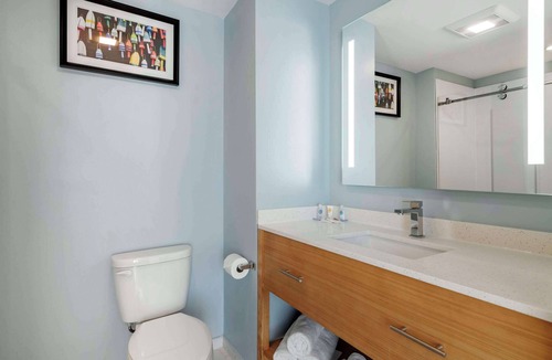 South Portland Hotel | Casco Bay Hotel Portland Airport - Maine Mall, an Ascend Collection Hotel