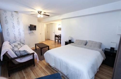 Crysler House | Cedar Drive Inn