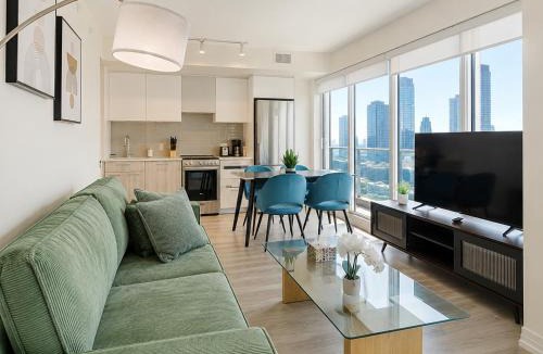 Garden District Apartment | Central 2BR Suite with Queen Beds - DT